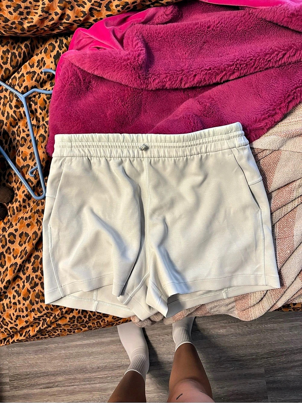 lululemon Softstreme High-Rise Short 4" White Waist 10
